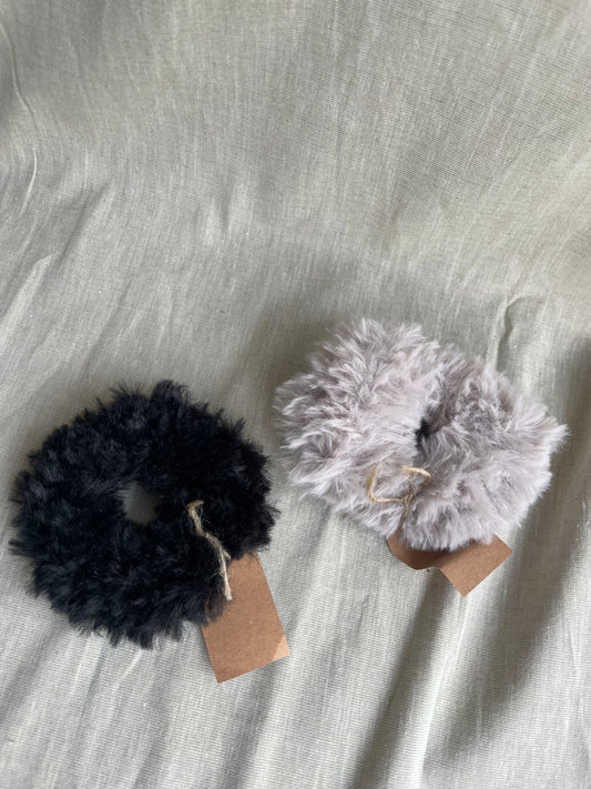 Fluffy Scrunchie Single